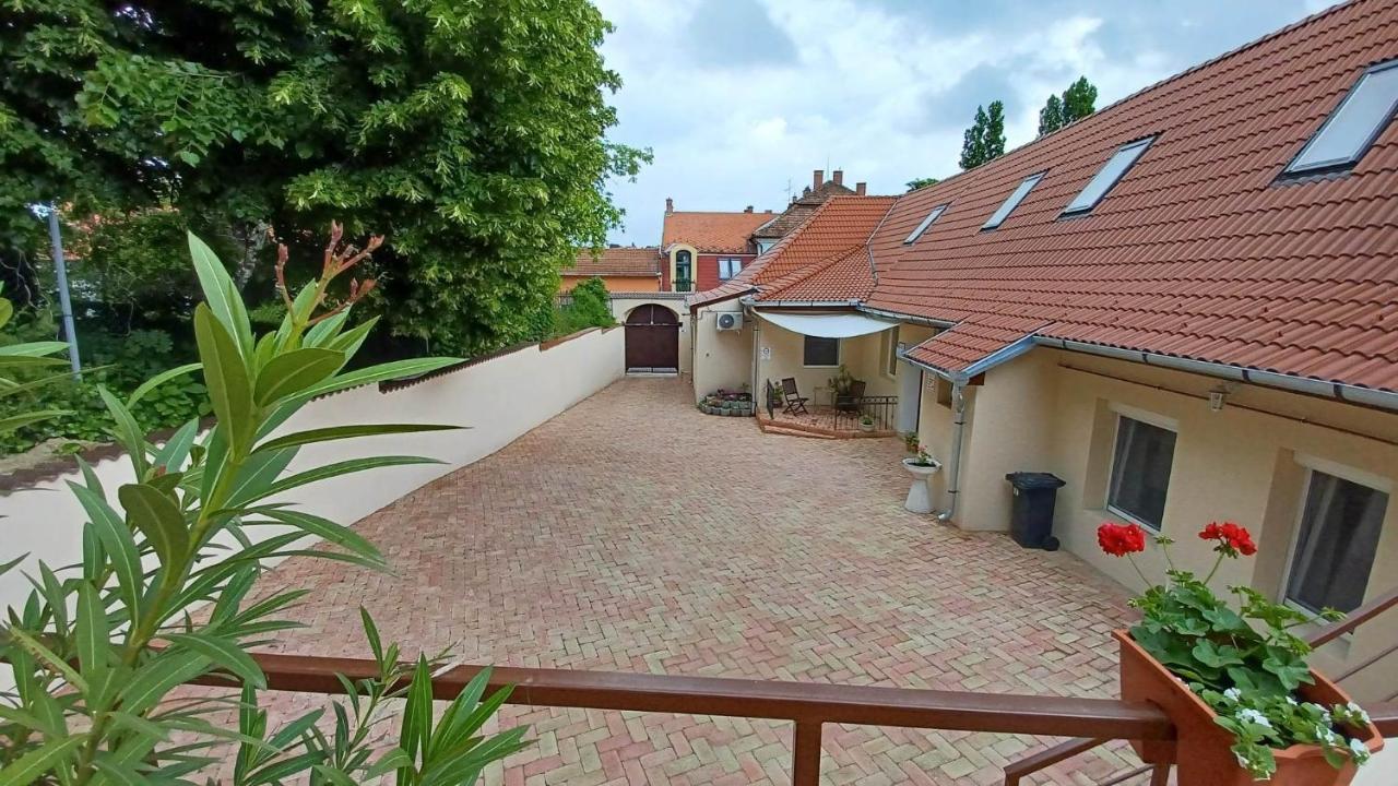 Milla Apartmanok Eger Exterior foto
